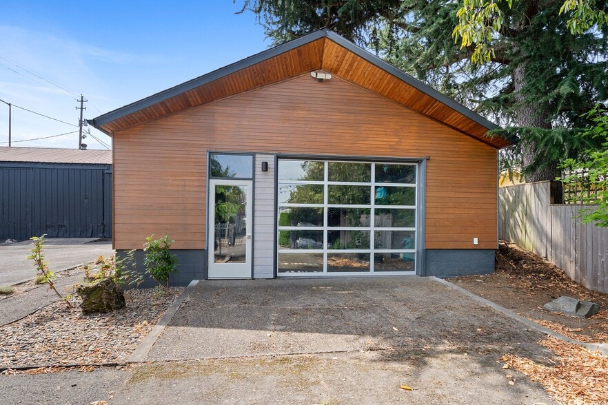 More Photos Of 6931 NE Martin Luther King Jr Blvd, Portland Auto Repair For Sale