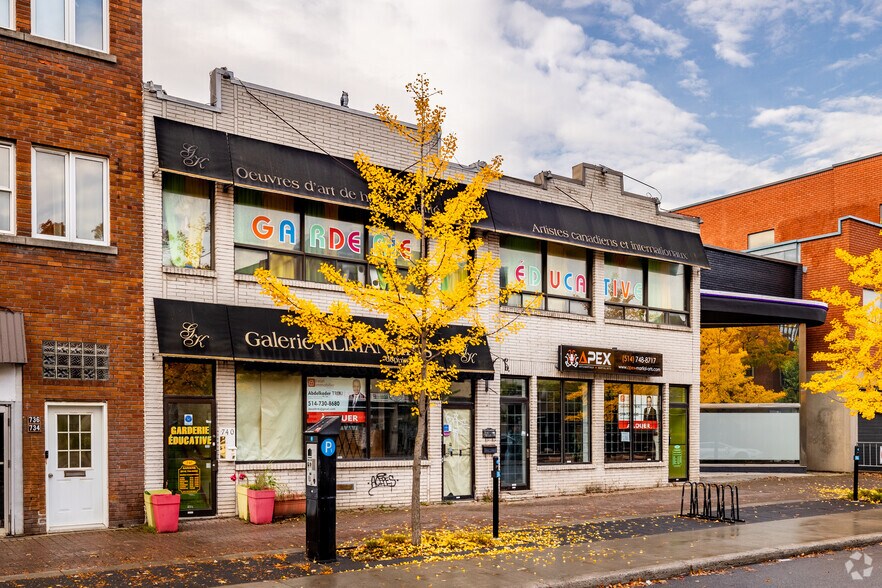Primary Photo Of 740-752 Boul Décarie, Saint-Laurent Storefront For Sale