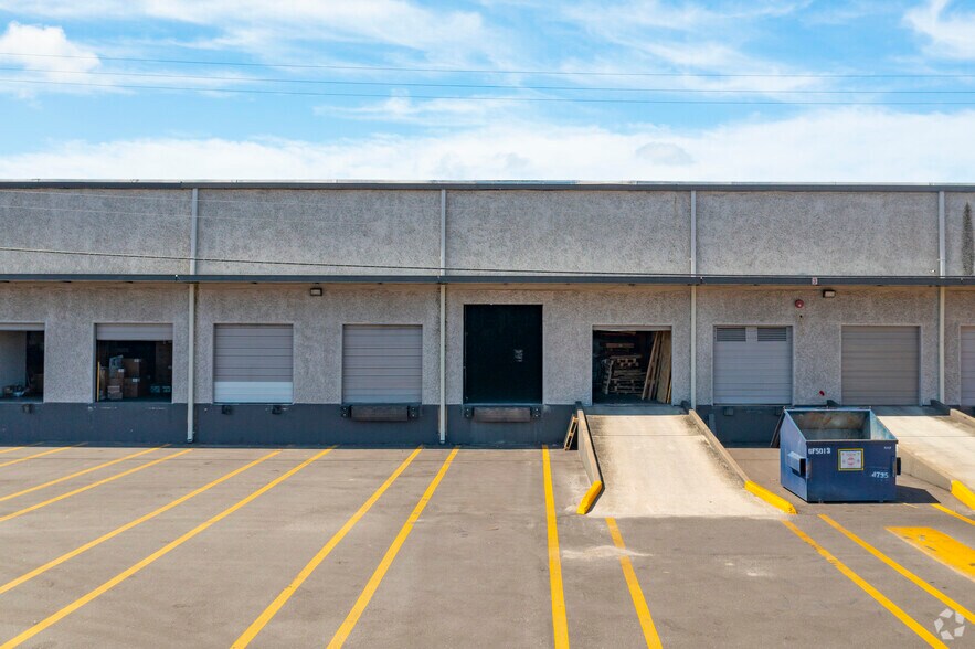 More Photos Of 4701-4775 Distribution Dr, Tampa Distribution For Lease