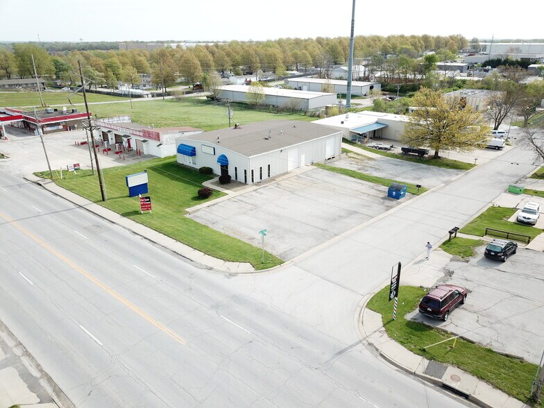 More Photos Of 909 N Scott Ave, Belton Warehouse For Sale