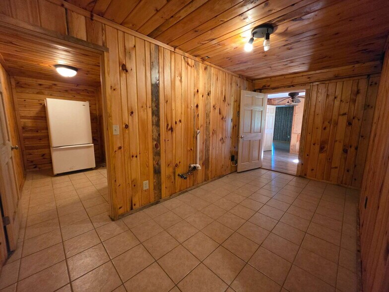 More Photos Of N12757 Rindahl Valley Rd, Osseo Warehouse For Lease