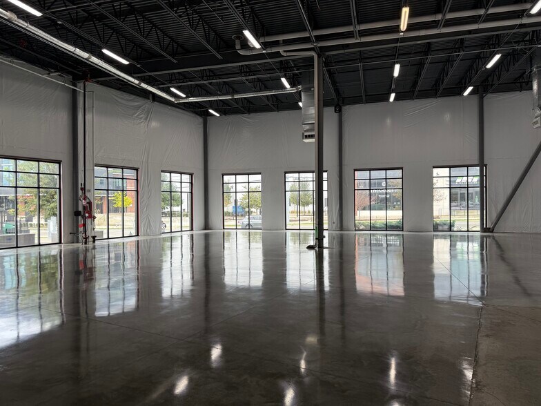 More Photos Of 4801 Centennial Blvd, Nashville General Retail For Lease