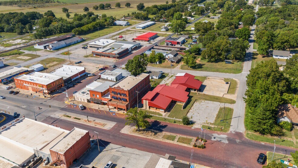 More Photos Of 116 E Robert S Kerr Blvd, Wynnewood Medical For Sale