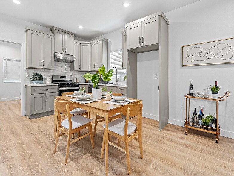 Primary Photo Of 308 S Laurel St, Santa Ana Apartments For Sale