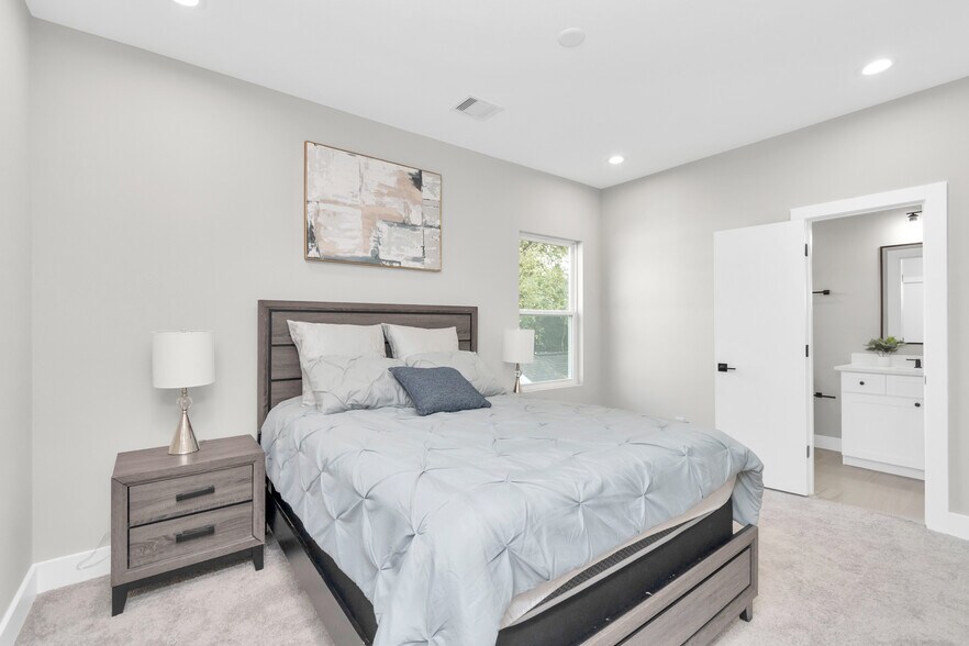 More Photos Of 11 Wellford St, Houston Apartments For Sale