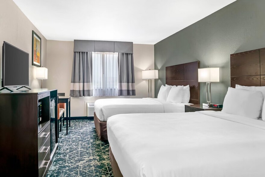 More Photos Of 7625 Caterpillar Ct, Grand Rapids Hotel For Sale