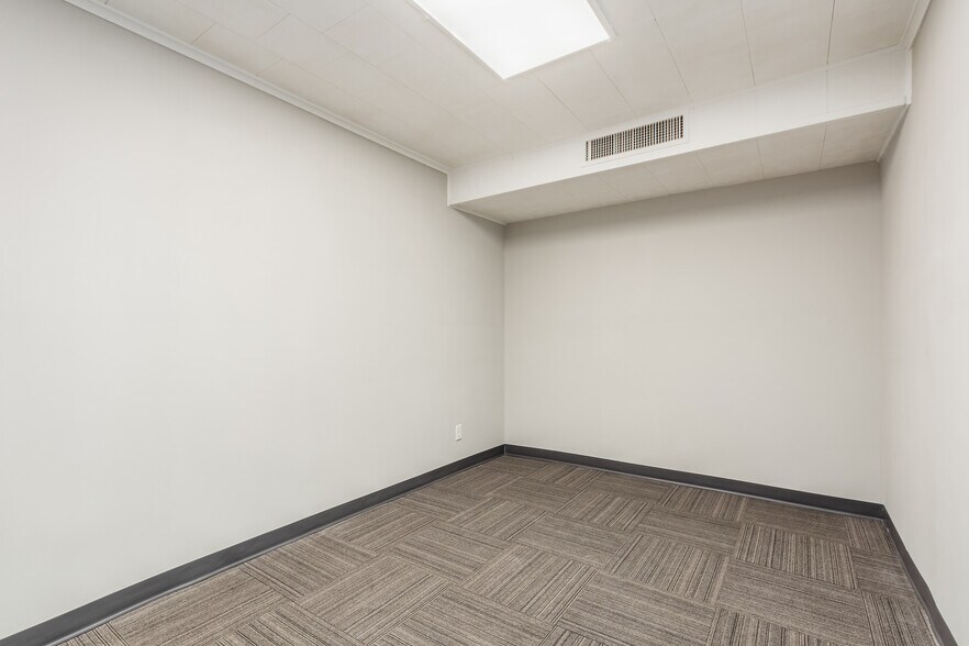 More Photos Of 1251 W Broad St, Columbus Storefront Retail Office For Sale