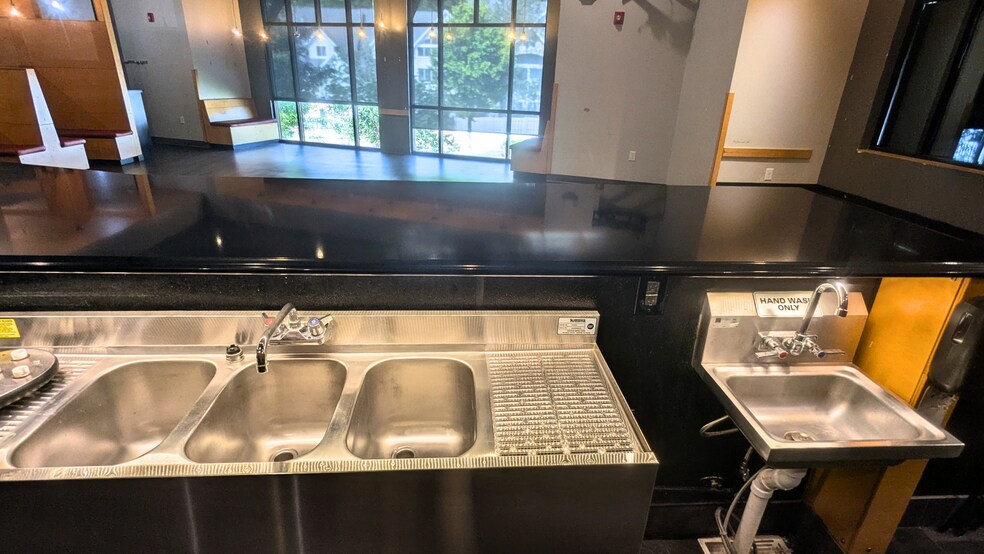 More Photos Of 1285 S College Mall Rd, Bloomington Storefront For Lease