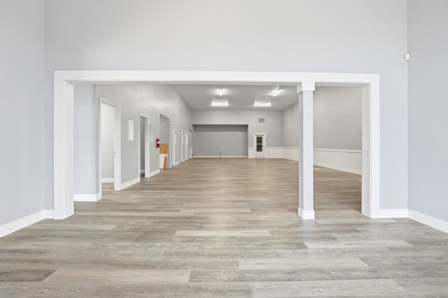 More Photos Of 223 N Center St, Turlock Freestanding For Lease