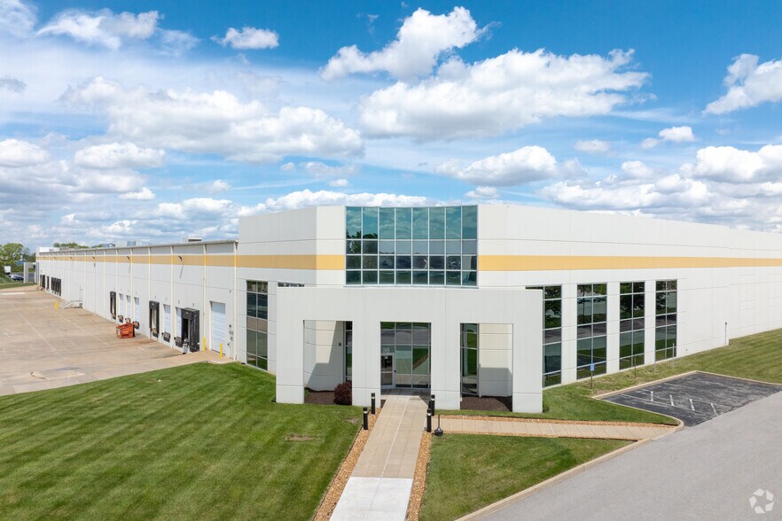 More Photos Of 21-31 Commerce Dr, O'Fallon Unknown For Lease