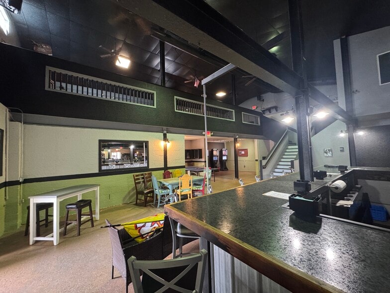 More Photos Of 800 N State St, Bunnell Storefront For Sale