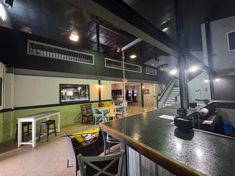 More Photos Of 800 N State St, Bunnell Storefront For Lease