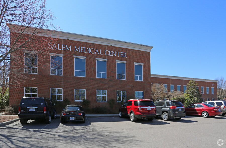 More Photos Of 755 Highland Oaks Dr, Winston-Salem Medical For Lease