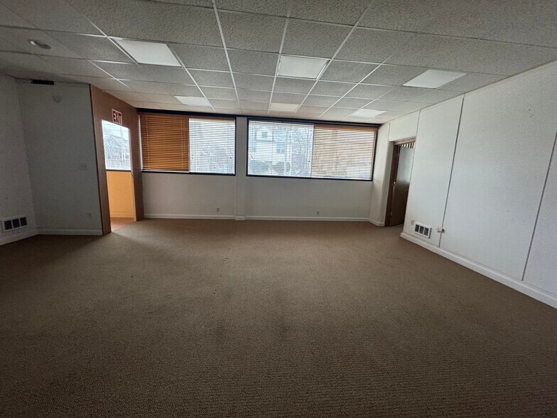 More Photos Of 500-516 W Court St, Flint Medical For Sale