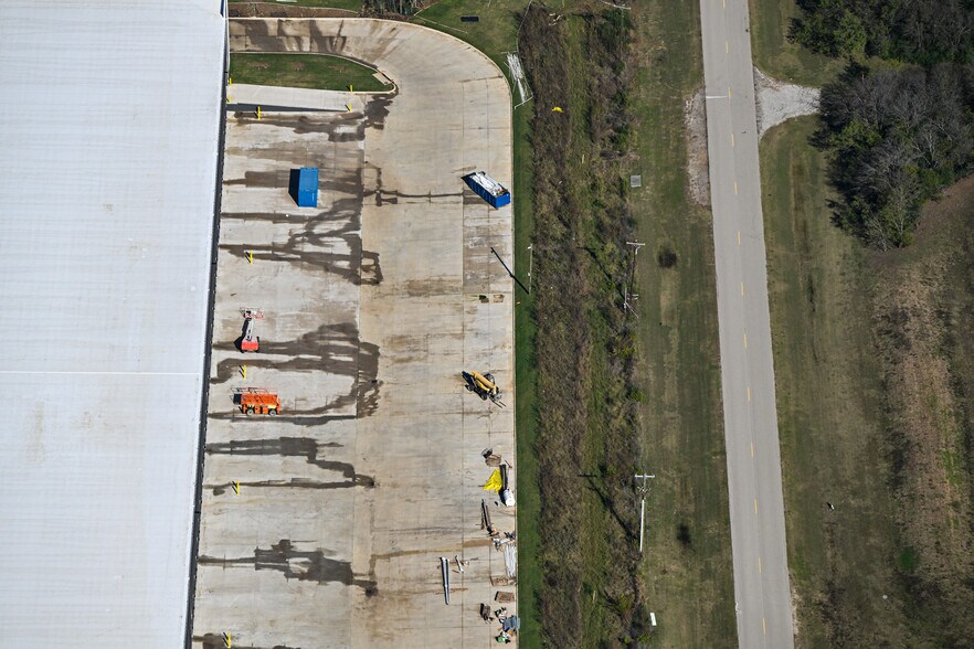 More Photos Of 4601 Dr. MLK Jr. Dr, Arlington Distribution For Lease