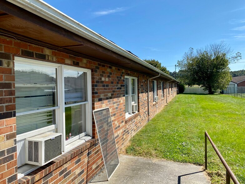 More Photos Of 155 Ridgefield Dr, Marion Assisted Living For Sale
