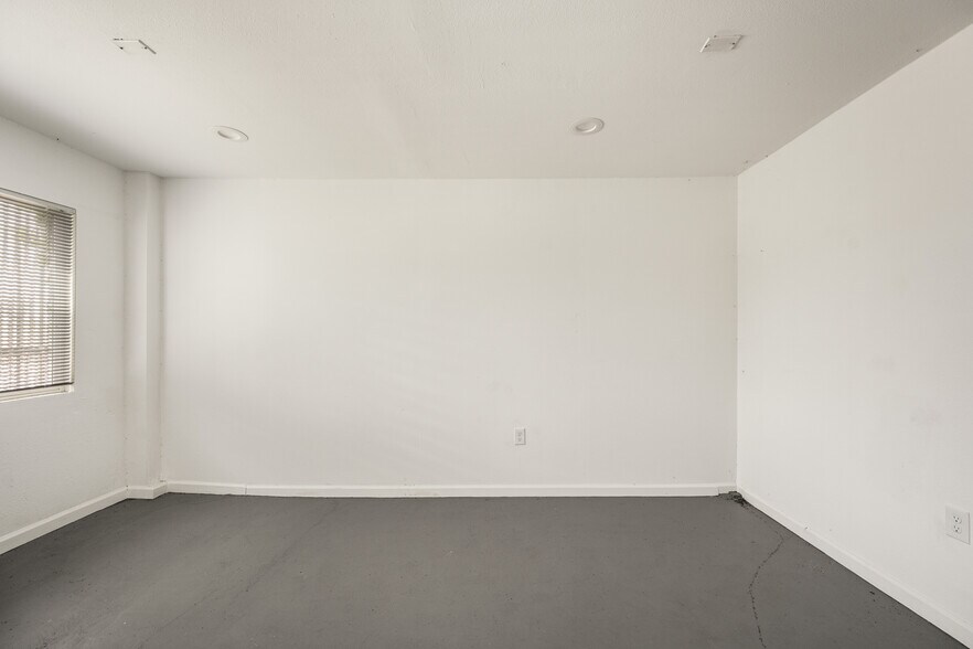More Photos Of 4901 Telegraph Rd, East Los Angeles Flex For Sale