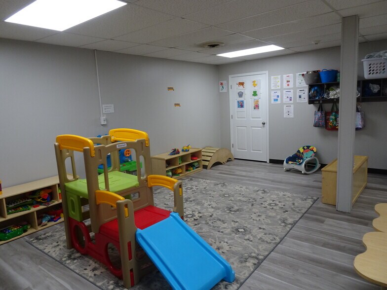 More Photos Of 4223 Cane Run Rd, Louisville Daycare Center For Sale