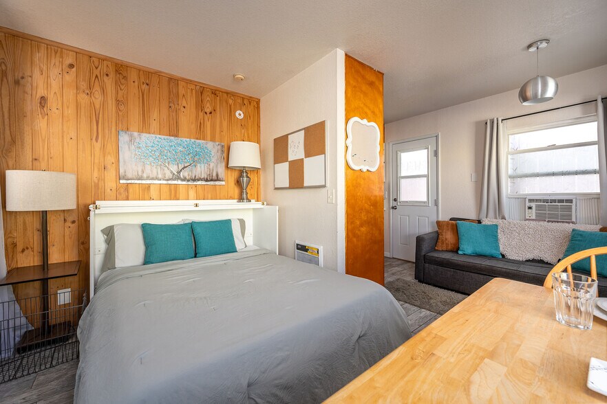 More Photos Of 830-832 Pismo Ct, San Diego Apartments For Sale