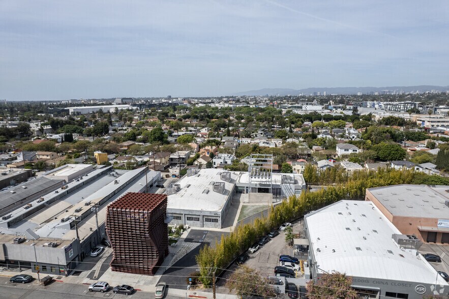 More Photos Of 3583-3585 Hayden Ave, Culver City Office For Lease
