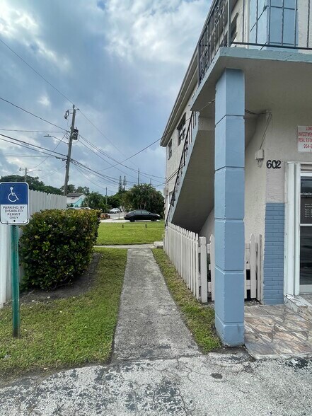 More Photos Of 602-608 NW 1st St, Dania Apartments For Sale