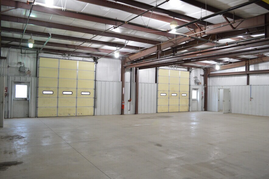 More Photos Of 1709 Enterprise Blvd, Pauls Valley Warehouse For Sale