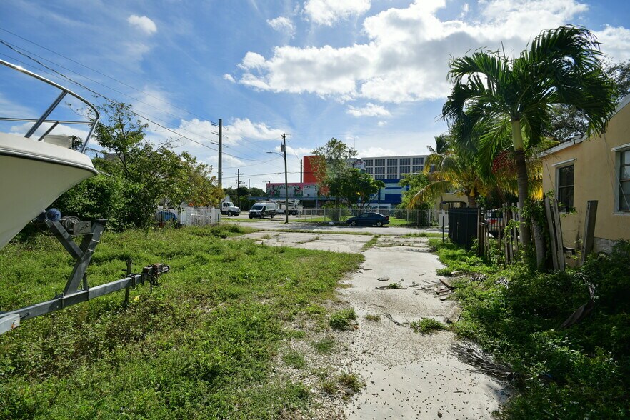More Photos Of 321 NW 37th St, Miami Land For Sale