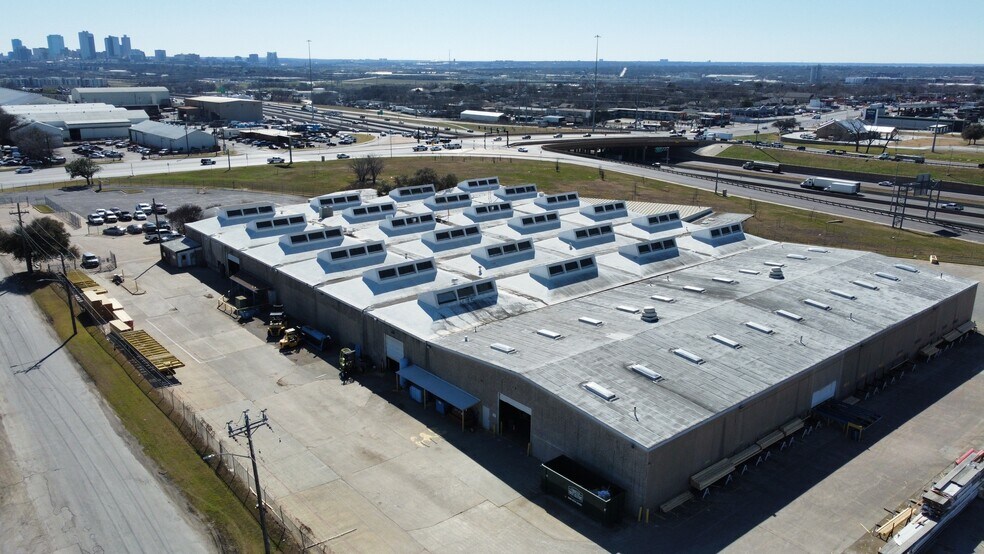 More Photos Of 2817 Braswell Dr, Fort Worth Distribution For Lease