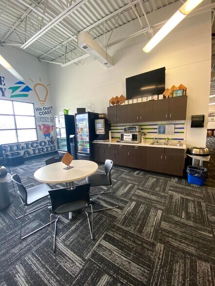 More Photos Of 5960 S 57th St, Lincoln Office For Lease