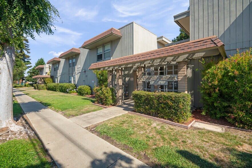 Primary Photo Of 3515 Chestnut Ave, Concord Apartments For Sale