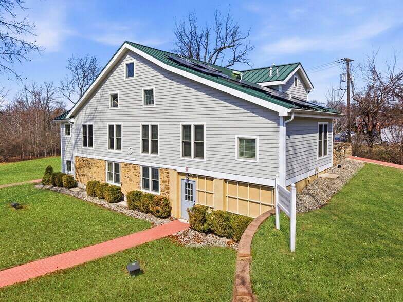 More Photos Of 3 Mapleton Rd, Princeton Office For Sale