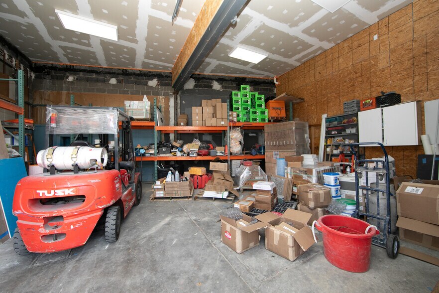 More Photos Of 800 Woodlawn Ave, Collingdale Light Manufacturing For Sale