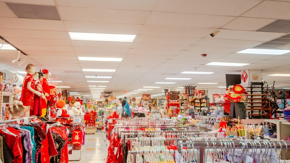 More Photos Of 41 NW 167th St, North Miami Beach Freestanding For Lease