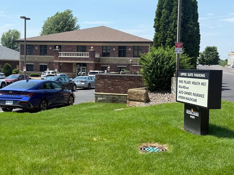 More Photos Of 4410 Golf Ter, Eau Claire Office For Sale