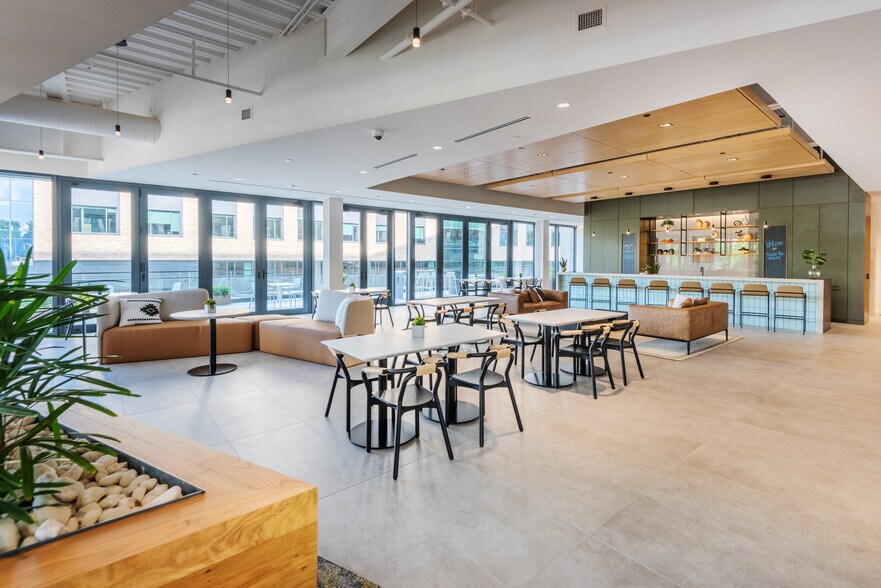 More Photos Of 621 Hillsborough St, Raleigh Office For Lease
