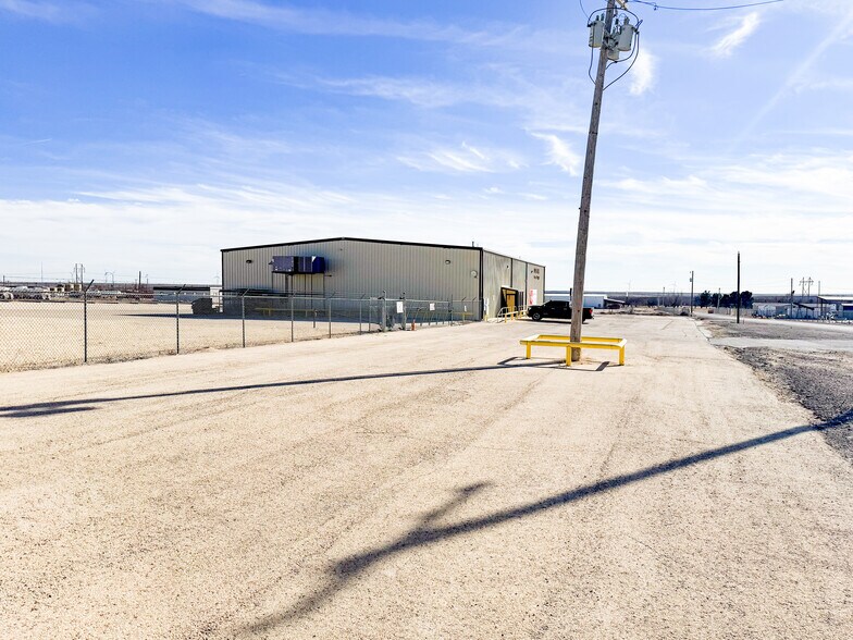 More Photos Of 410 Colorado Ave, Big Lake Industrial For Sale