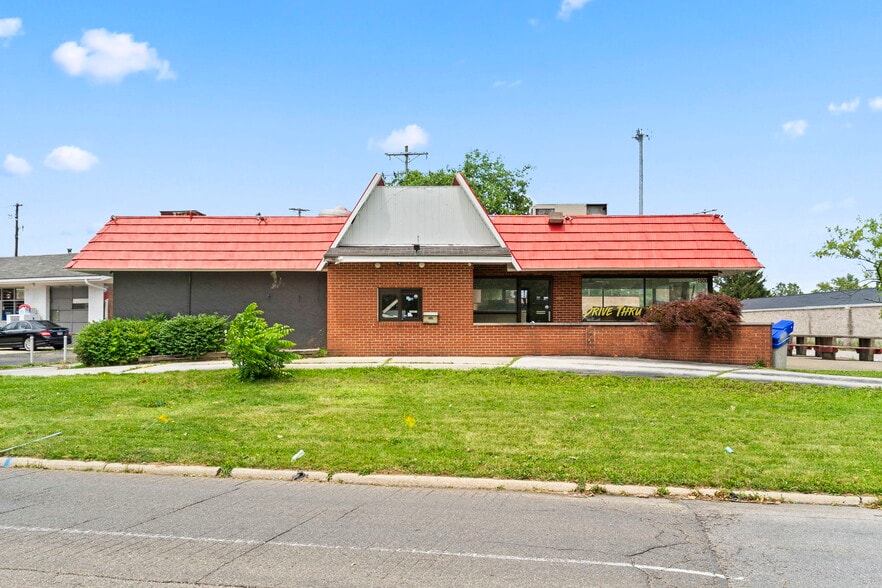 More Photos Of 1900 Tamarack Cir S, Columbus Fast Food For Lease