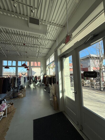 More Photos Of 3550 W Lawrenceville St, Duluth General Retail For Lease