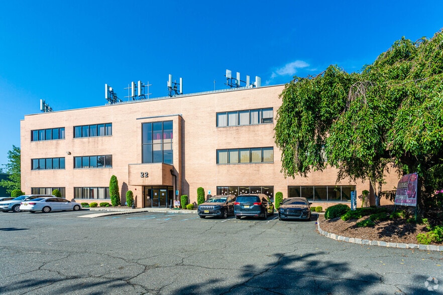 More Photos Of 22 Riverview Dr, Wayne Warehouse For Lease