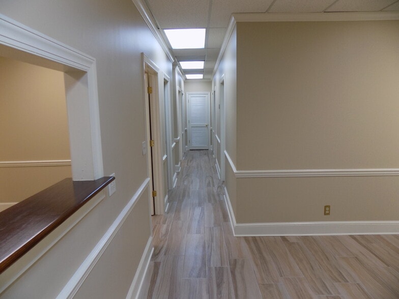 More Photos Of 200 Market Pl, Roswell Office Residential For Sale