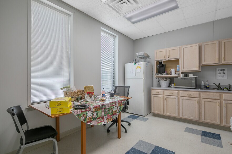 More Photos Of 7 E Duncan St, Lillington Medical For Sale