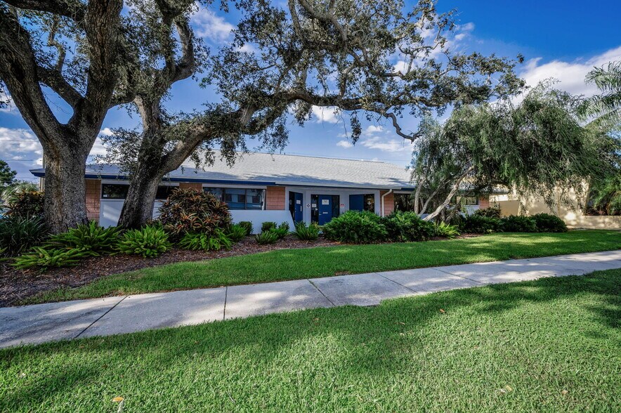 More Photos Of 4021 Central Ave, Saint Petersburg Medical For Lease