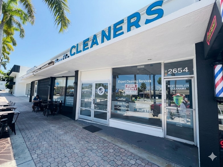 More Photos Of 2652-2660 Hollywood Blvd, Hollywood Freestanding For Lease