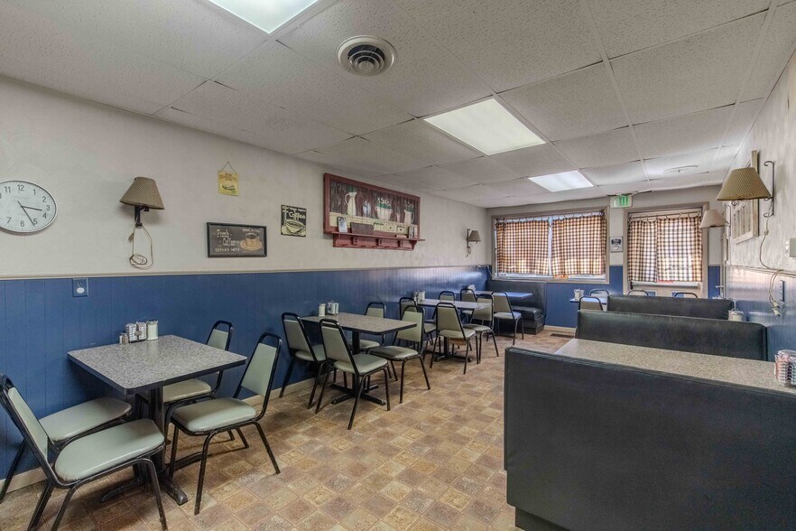 More Photos Of 407 Third St, Howe Specialty For Sale