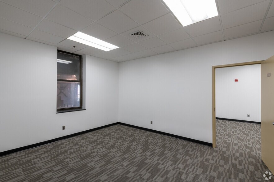 More Photos Of 78 Barnum Rd, Devens Light Manufacturing For Lease