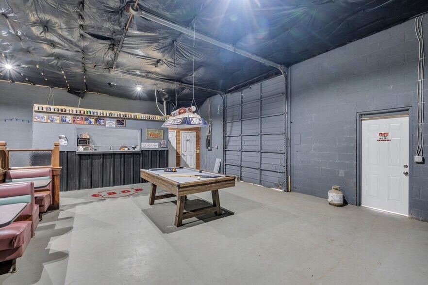 More Photos Of 1409 Buffalo Rd, Lawrenceburg Warehouse For Sale