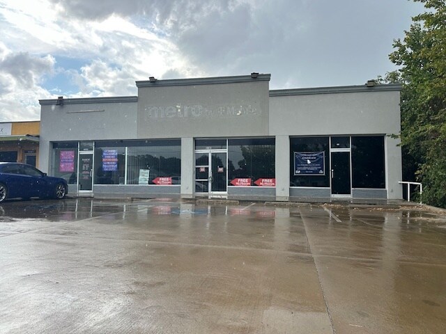 Primary Photo Of 5560 Meadowbrook Dr, Fort Worth Storefront Retail Office For Sale