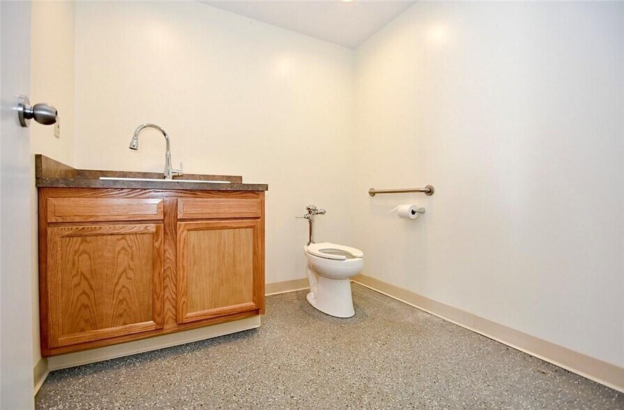 More Photos Of 4001 Cleveland Ave S, Canton Industrial For Sale