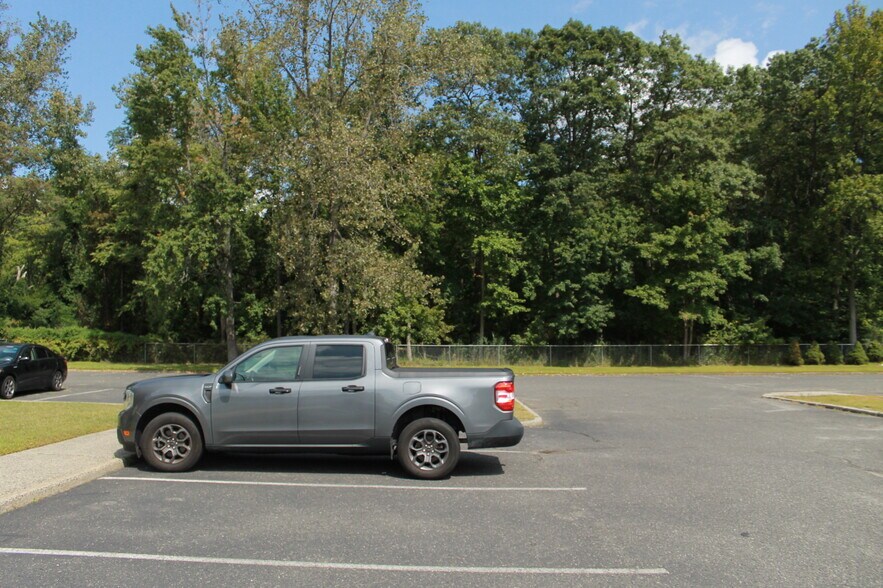 More Photos Of 3321 Doris Ave, Ocean Unknown For Lease