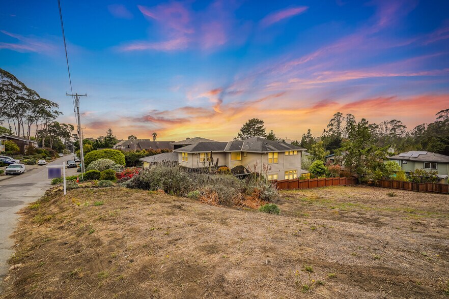 More Photos Of 00 Avenue Granada, El Granada Land For Sale